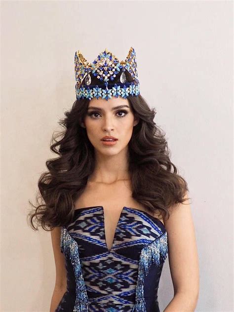 vanessa ponce|isabelle de leon.